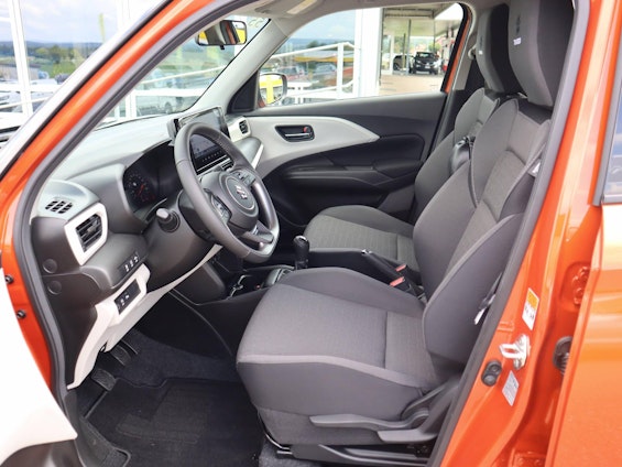 Vehicle image 8