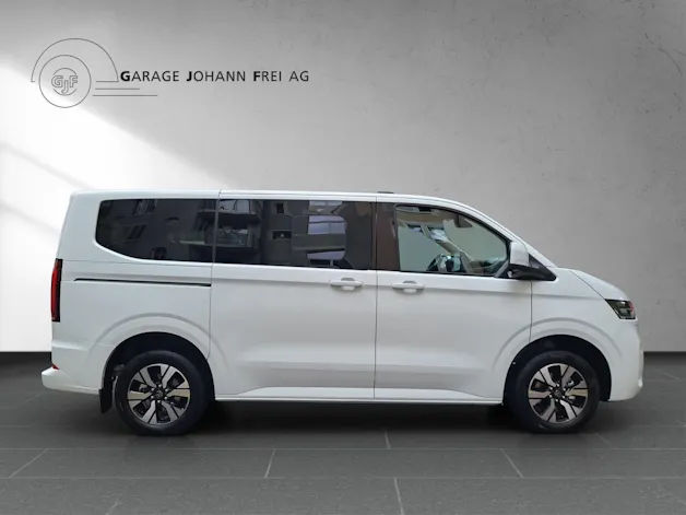 VW Caravelle BEV Style