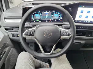 VW Caravelle BEV Style