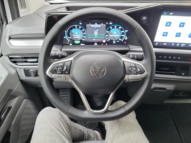 VW Caravelle BEV Style