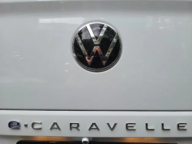 VW Caravelle BEV Style