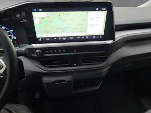 VW Caravelle BEV Style