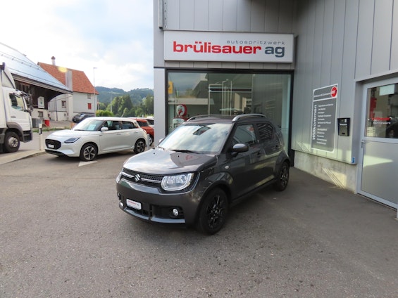 First vehicle image