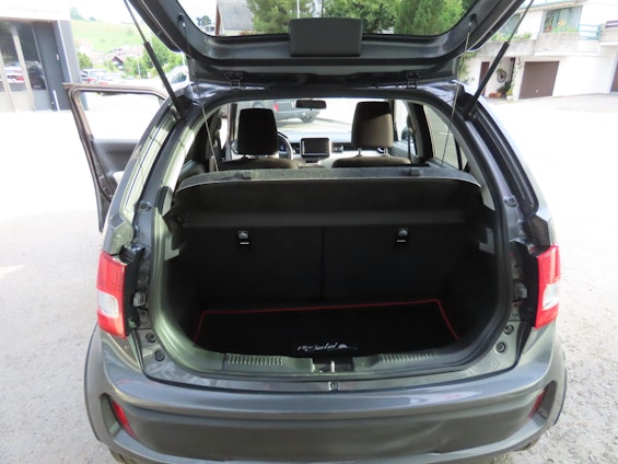 Vehicle image 8