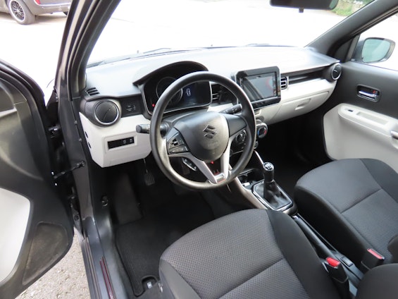 Vehicle image 9