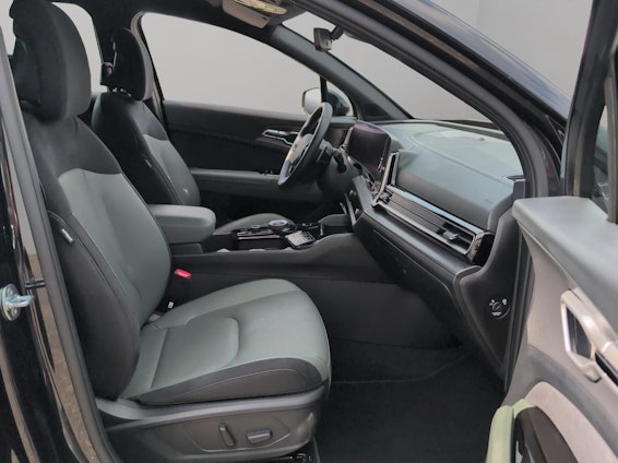 Vehicle image 10 Vehicle image 10