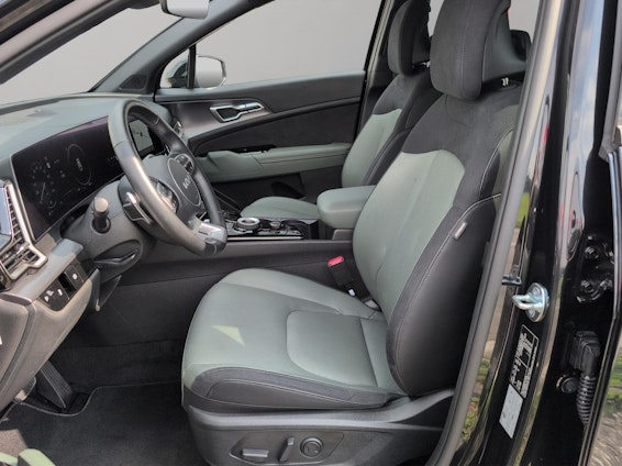 Vehicle image 9 Vehicle image 9