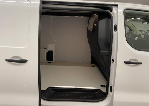 Vehicle image 10 Vehicle image 10