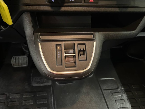 Vehicle image 8 Vehicle image 8