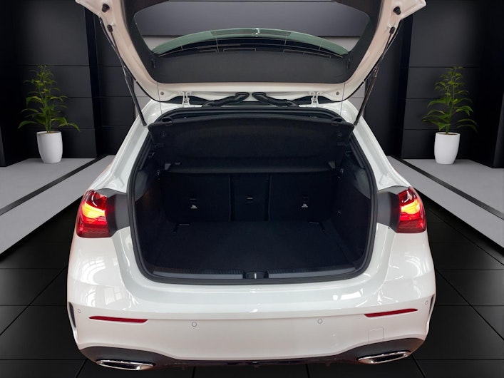 Vehicle image MERCEDES-BENZ A 180