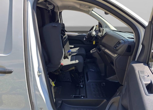 Vehicle image 9 Vehicle image 9