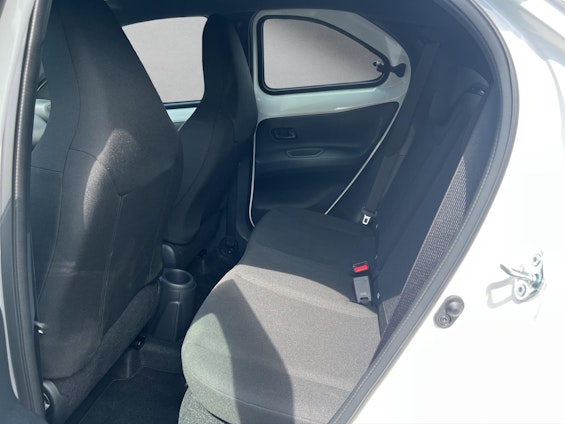 Vehicle image 8