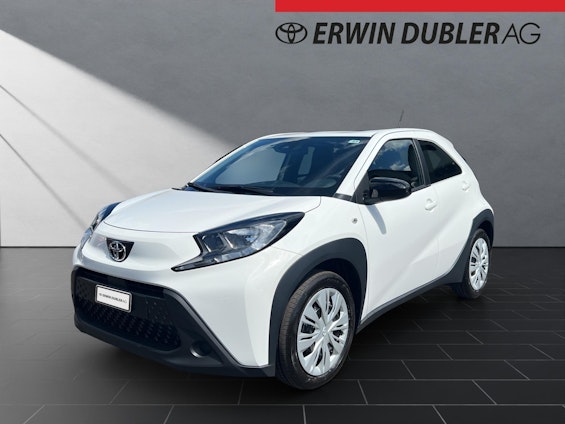First vehicle image