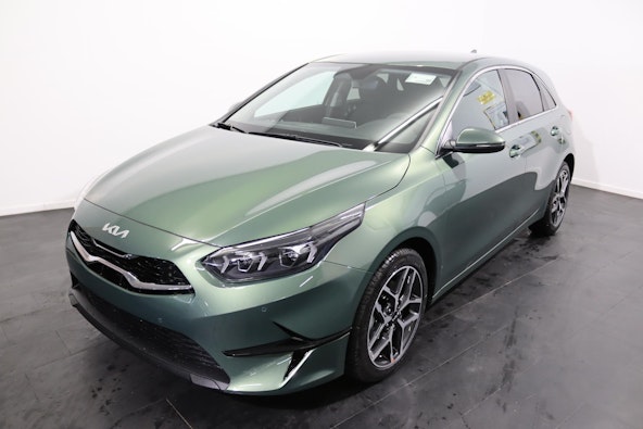 First vehicle image