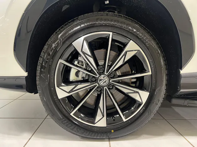 MG HS 1.5 PHEV Luxury