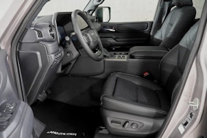 Vehicle image TOYOTA Land Cruiser 2.8 D 48V Invincible