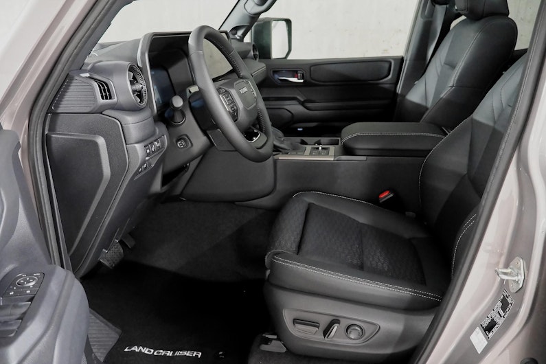 Vehicle image TOYOTA LANDCRUISER