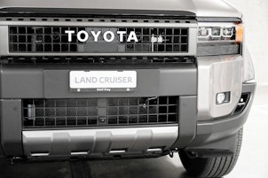 Vehicle image TOYOTA Land Cruiser 2.8 D 48V Invincible