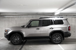Vehicle image TOYOTA Land Cruiser 2.8 D 48V Invincible