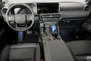 Vehicle image TOYOTA Land Cruiser 2.8 D 48V Invincible