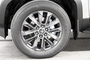 Vehicle image TOYOTA Land Cruiser 2.8 D 48V Invincible