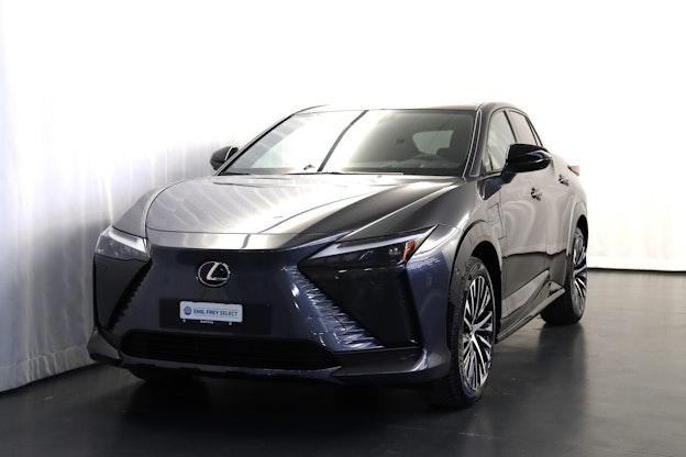 First vehicle image