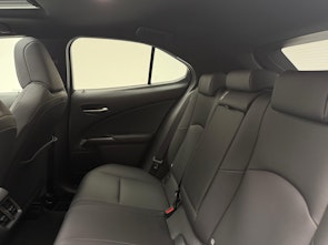 image du véhicule LEXUS UX 250h F-Line