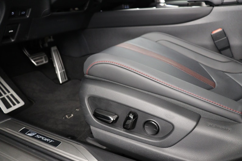 Vehicle image LEXUS UX