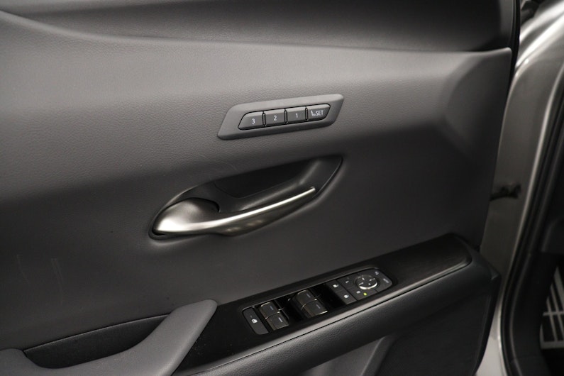 Vehicle image LEXUS UX