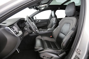 Vehicle image VOLVO XC60 2.0 T6 TE R-Design eAWD