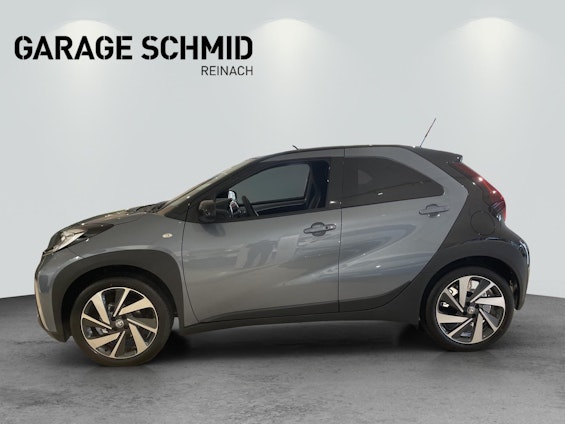 Vehicle image 3 Vehicle image 3