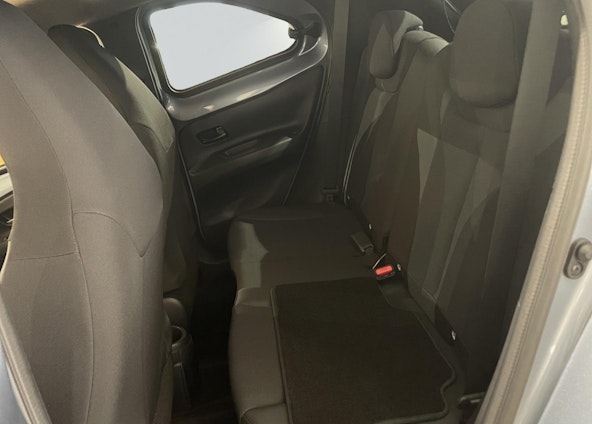 Vehicle image 12 Vehicle image 12