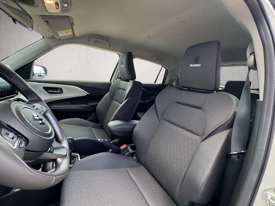 Vehicle image 28 Vehicle image 28