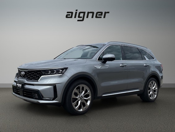 First vehicle image