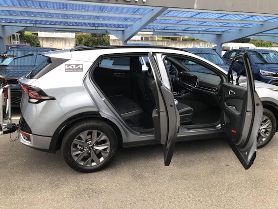 Vehicle image 7