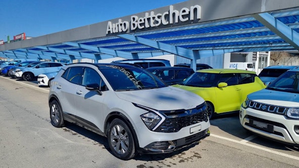 First vehicle image