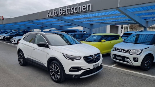 First vehicle image