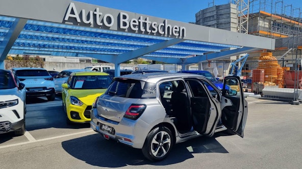 Vehicle image 6