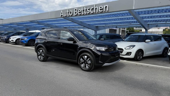 First vehicle image