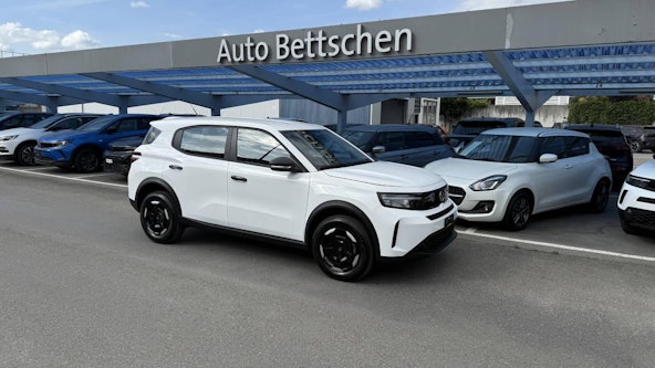 First vehicle image