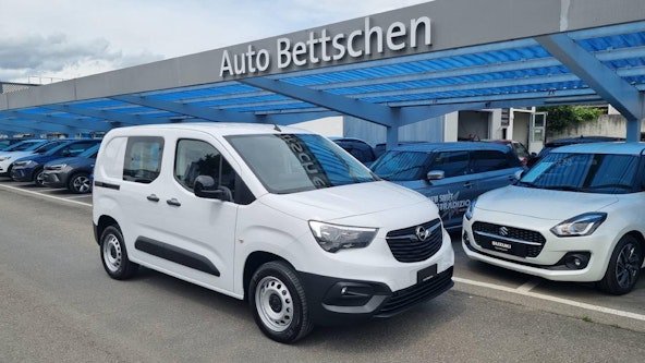 First vehicle image