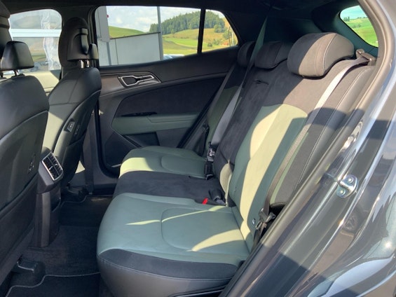 Vehicle image 6 Vehicle image 6