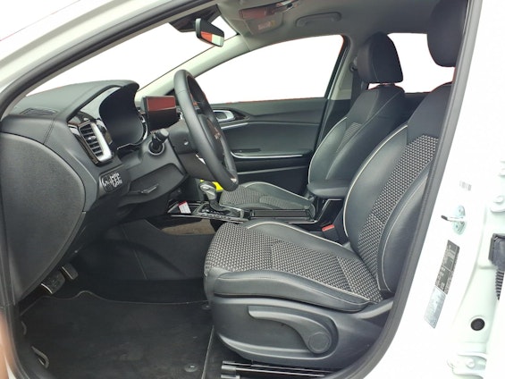 Vehicle image 5 Vehicle image 5