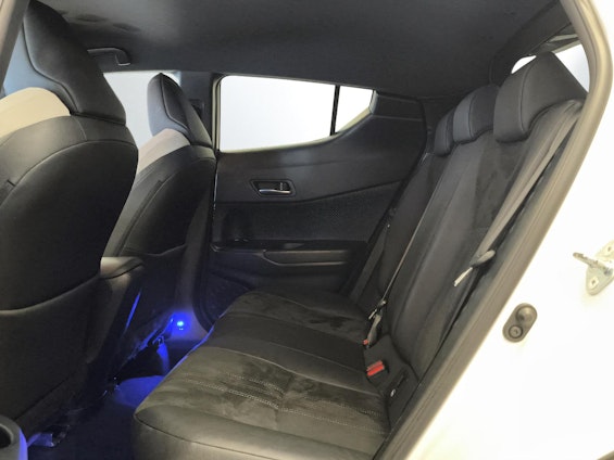 Vehicle image 7