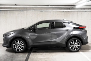 Vehicle image TOYOTA C-HR 2.0 PHEV Swiss Edition