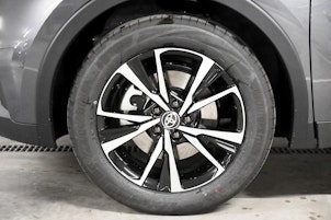 Vehicle image TOYOTA C-HR 2.0 PHEV Swiss Edition