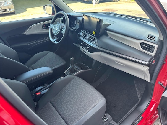 Vehicle image 9 Vehicle image 9