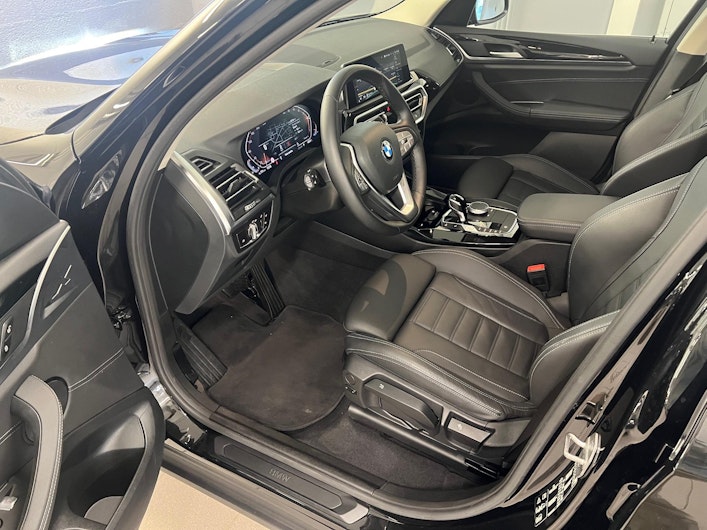 Vehicle image BMW X3