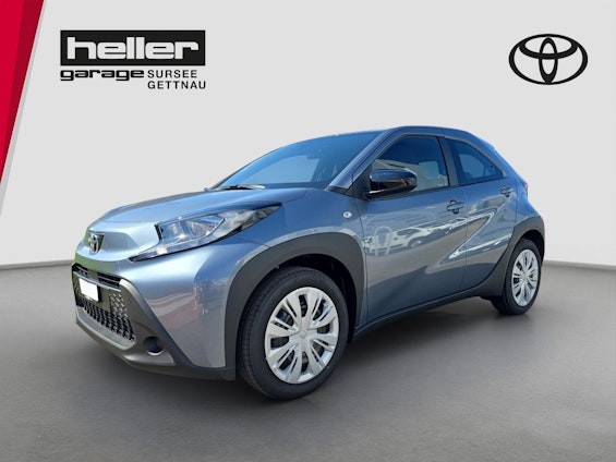 First vehicle image