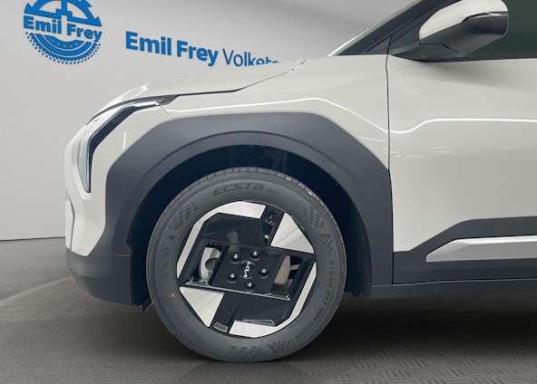 Vehicle image 3 Vehicle image 3